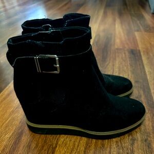 Dr scholls comfort wedge boots, zippered, size 7.5